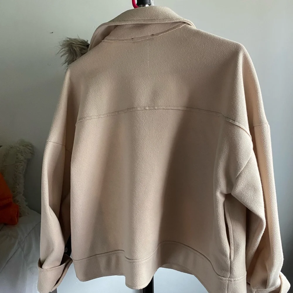 Light jacket- - Picture 5 of 8